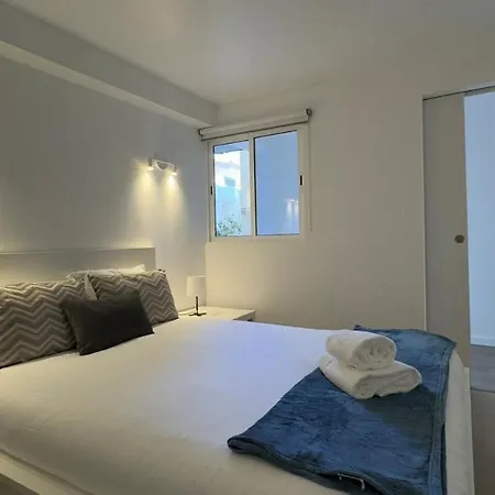 Like Iv - Ideal For Families And Friends